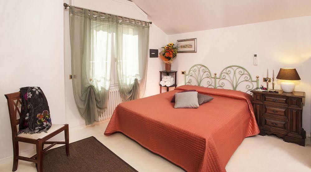 Hotel Locanda Rosy Cattolica Extérieur photo